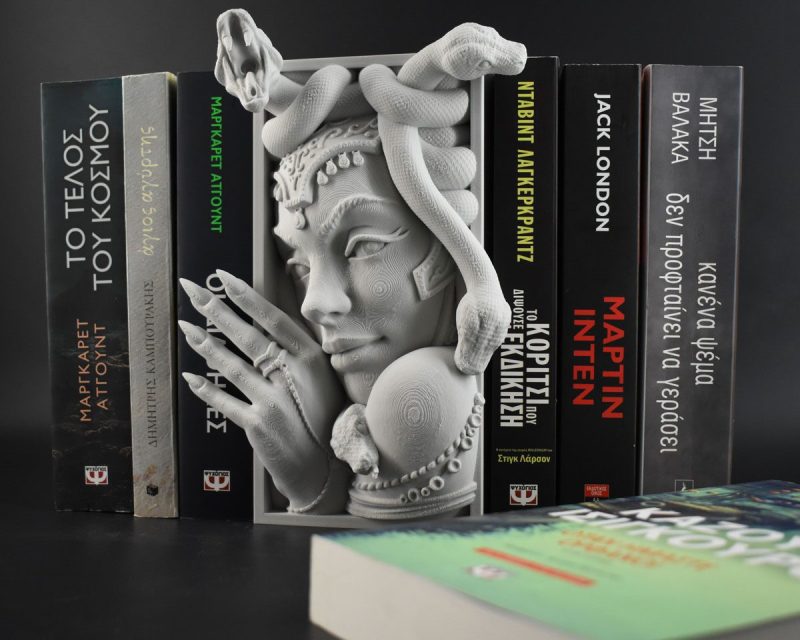 Medusa Book Nook - Image 5